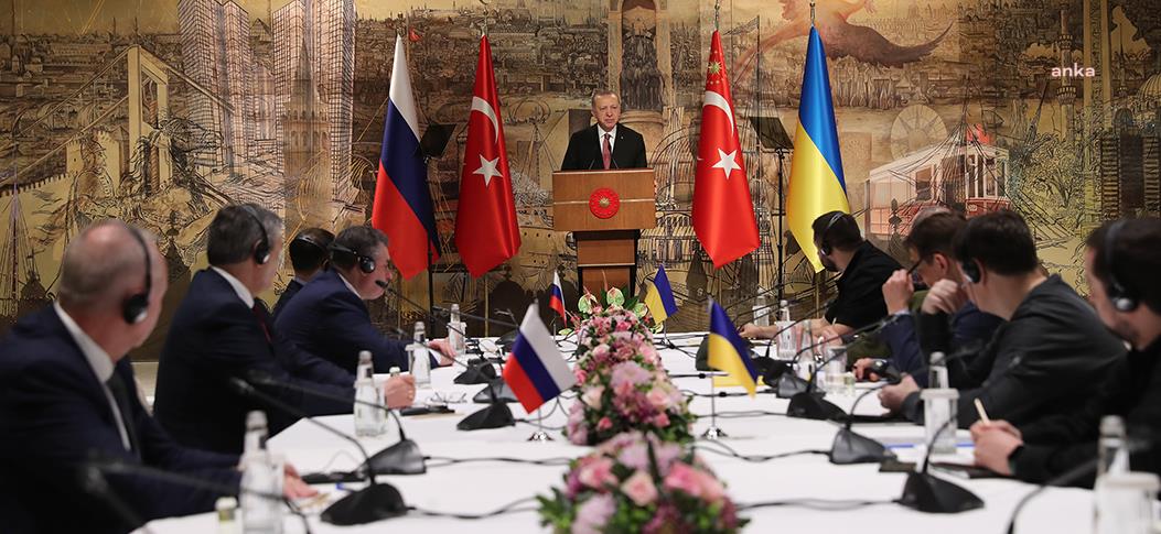 Zelensky ve  Rus heyeti müzakereler için Türkiye’de